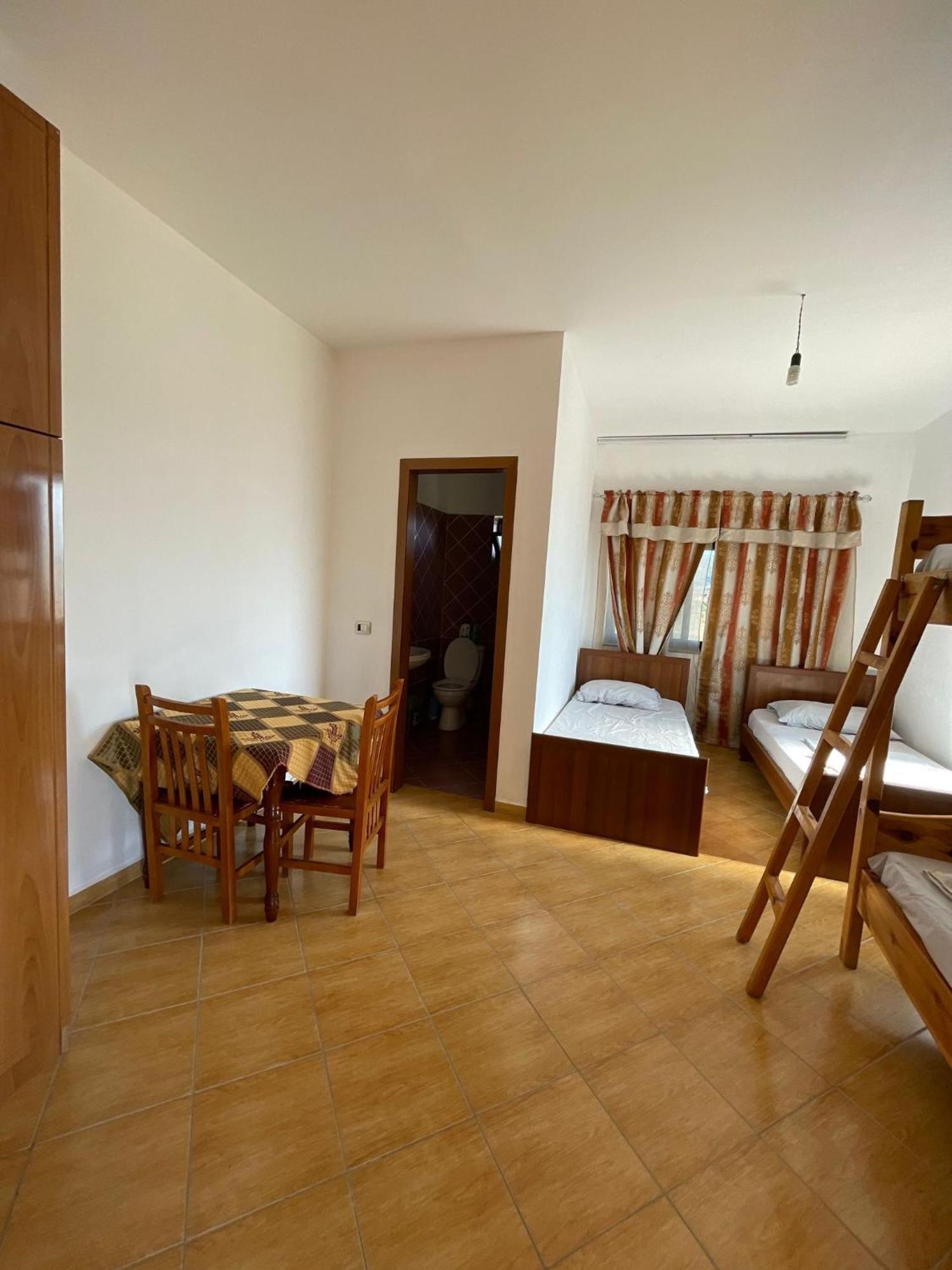Hotel Bora Gostime Екстер'єр фото